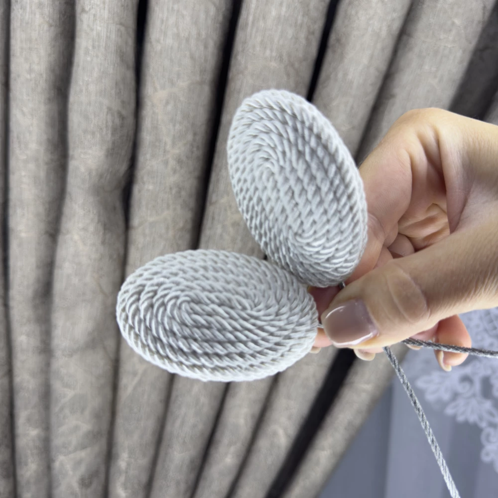 Магніт-підхват для тюля, з металевим тросом білий