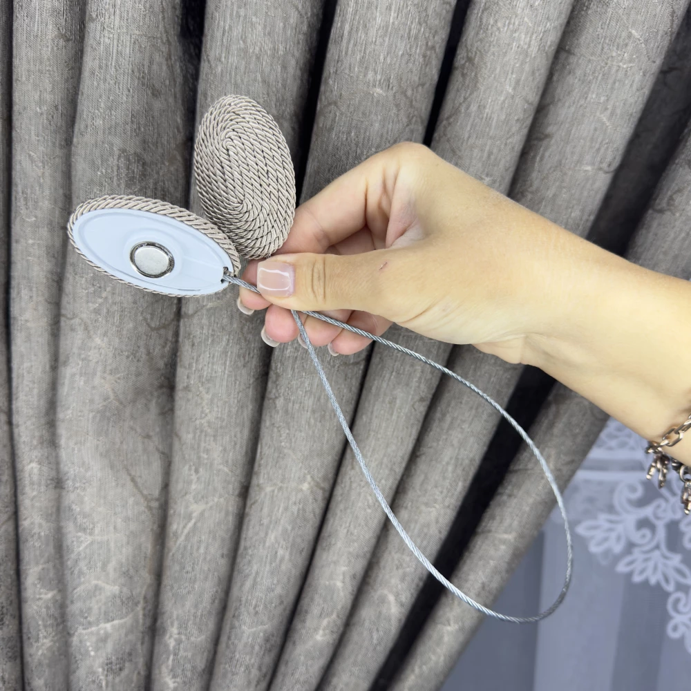 Магніт-підхват для тюля, з металевим тросом беж