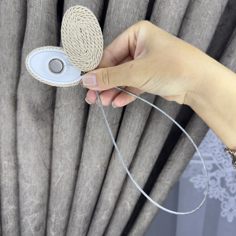 Магніт-підхват для тюля, з металевим тросом золото