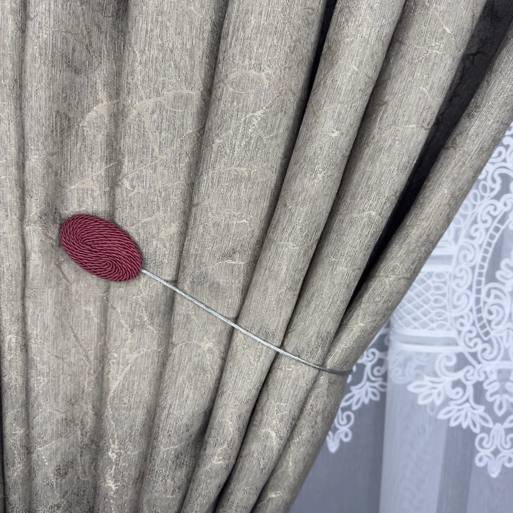 Магніт-підхват для тюля, з металевим тросом бордо