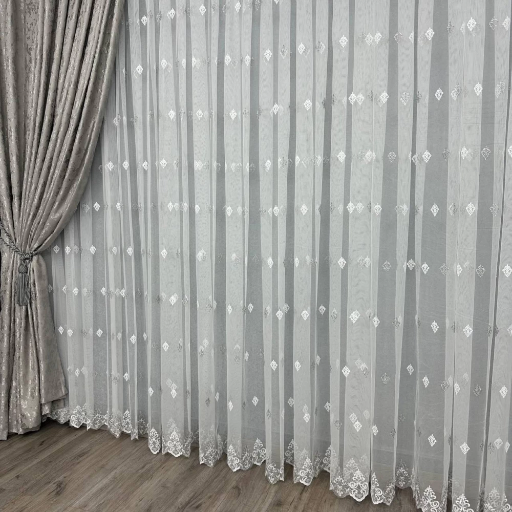 Тюль грек-сітка з вишивкою №12567 в спальню, вітальню на відріз Біло-сірий