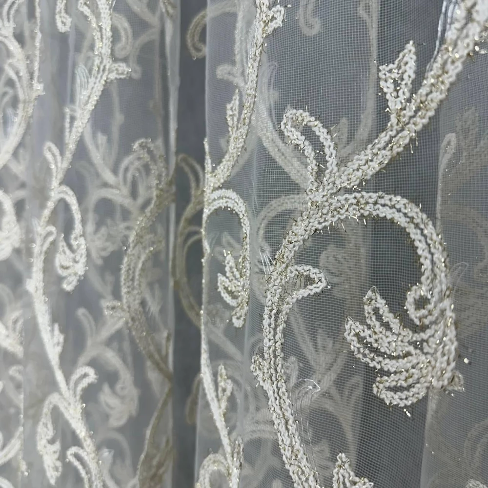 Шикарный фатиновый тюль для зала спальни №116073 на отрез Золотистый