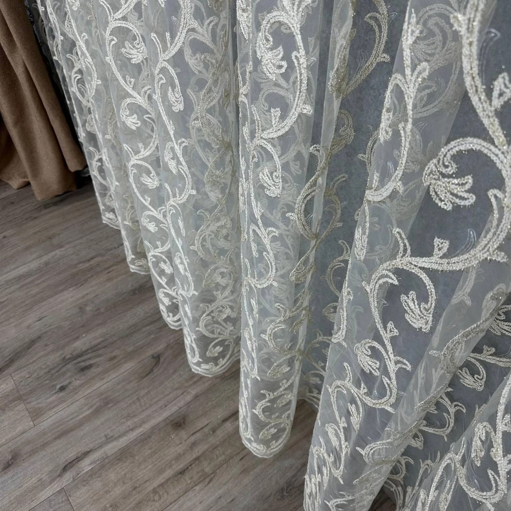 Шикарный фатиновый тюль для зала спальни №116073 на отрез Золотистый