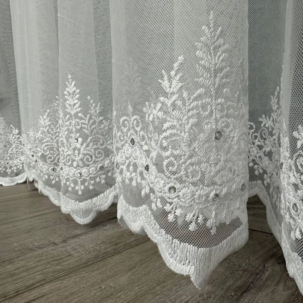 Грек-сітка з вишивкою і каміммям по низу №2373T біла 