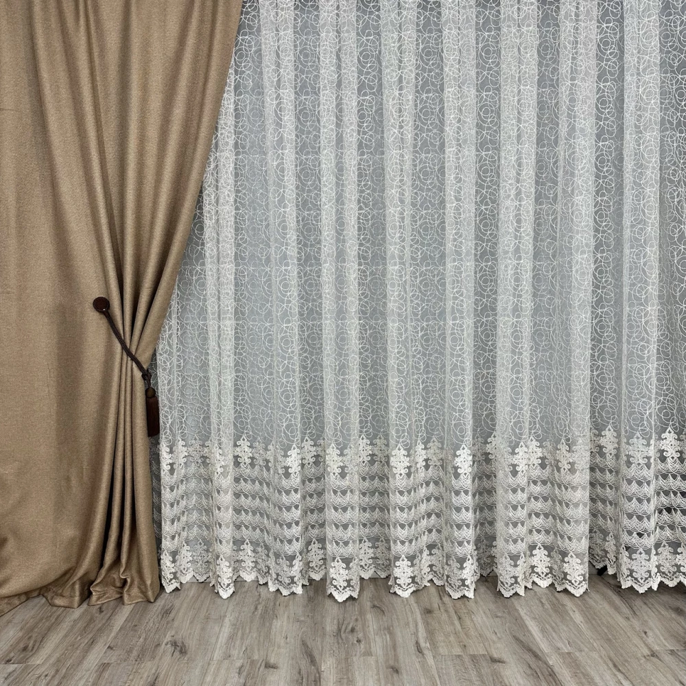 Шикарный фатиновый тюль для зала спальни №121918 на отрез