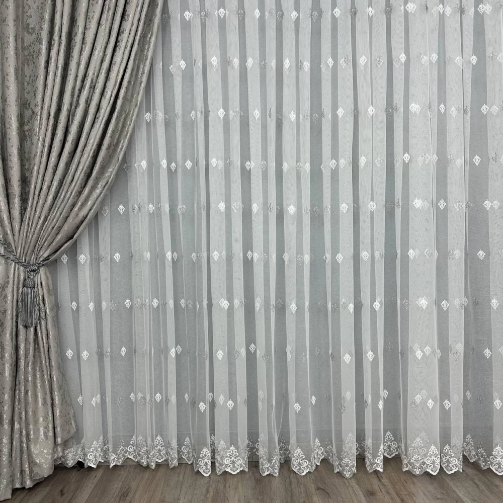 Тюль грек-сітка з вишивкою №12567 в спальню, вітальню на відріз Біло-сірий