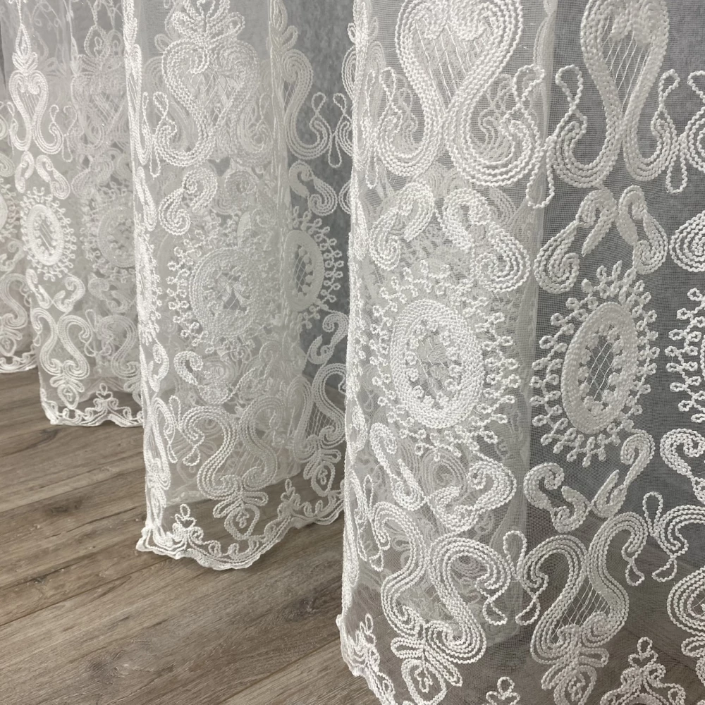 Качественный фатиновая тюль с кордовой вышивкою №1604 для зала, спальни