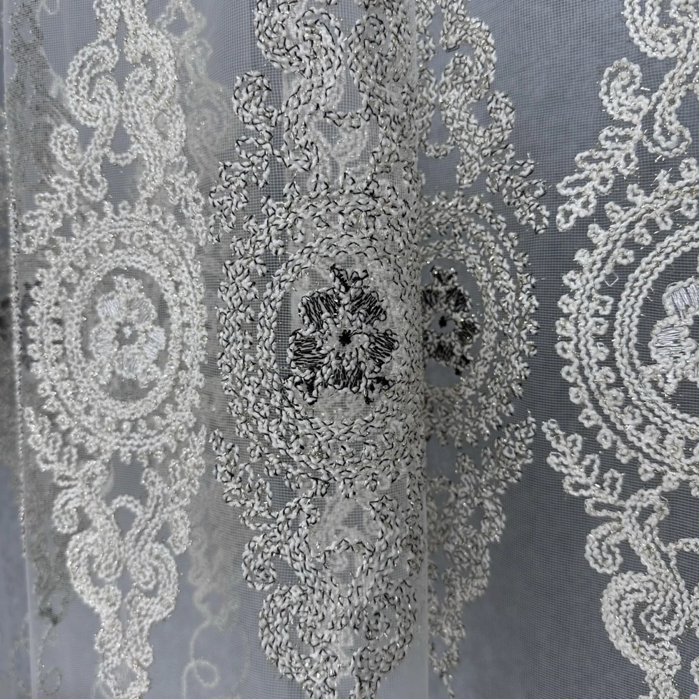 Шикарный фатиновый тюль для зала спальни №116744 на отрез