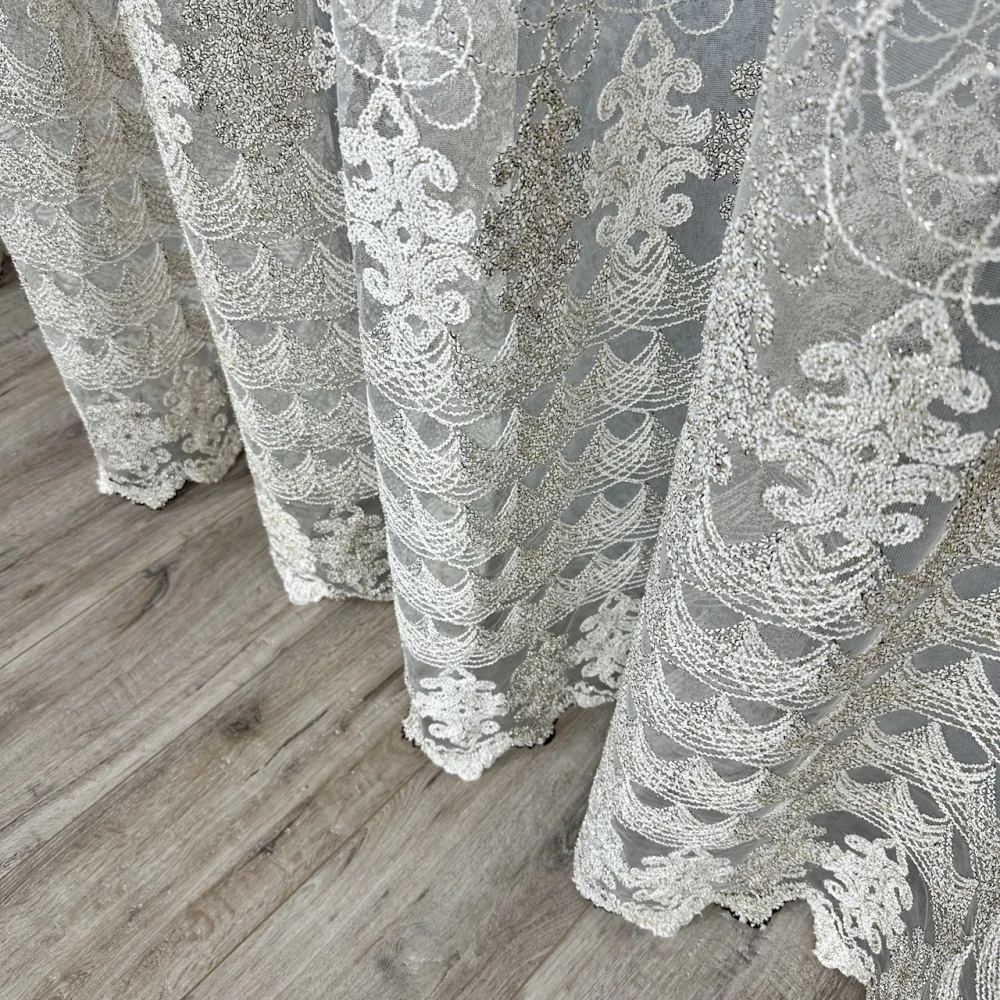 Шикарный фатиновый тюль для зала спальни №121918 на отрез